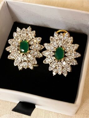 Emerald Center Gold-Plated Floral Crystal Clip-On Earrings
